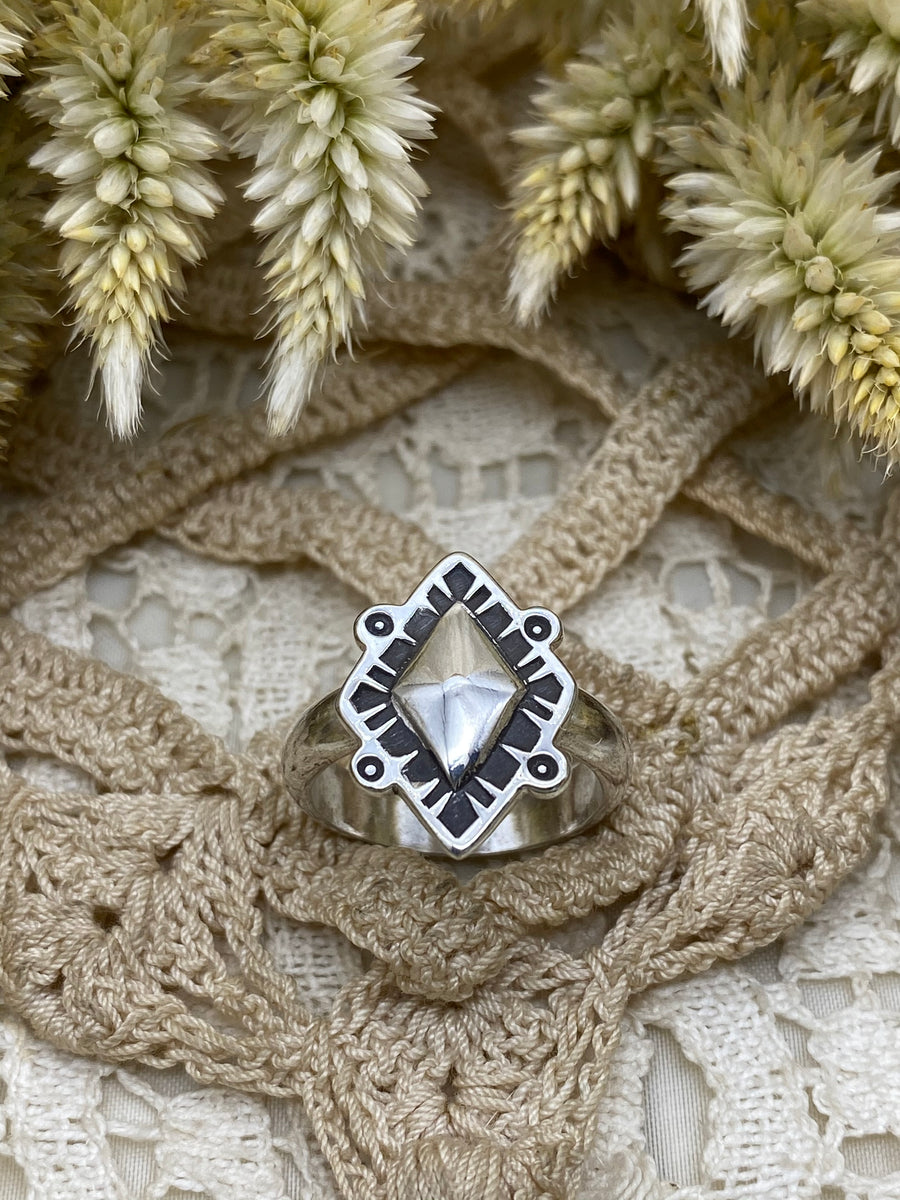 Silver Diamond Ring (6 1/4)